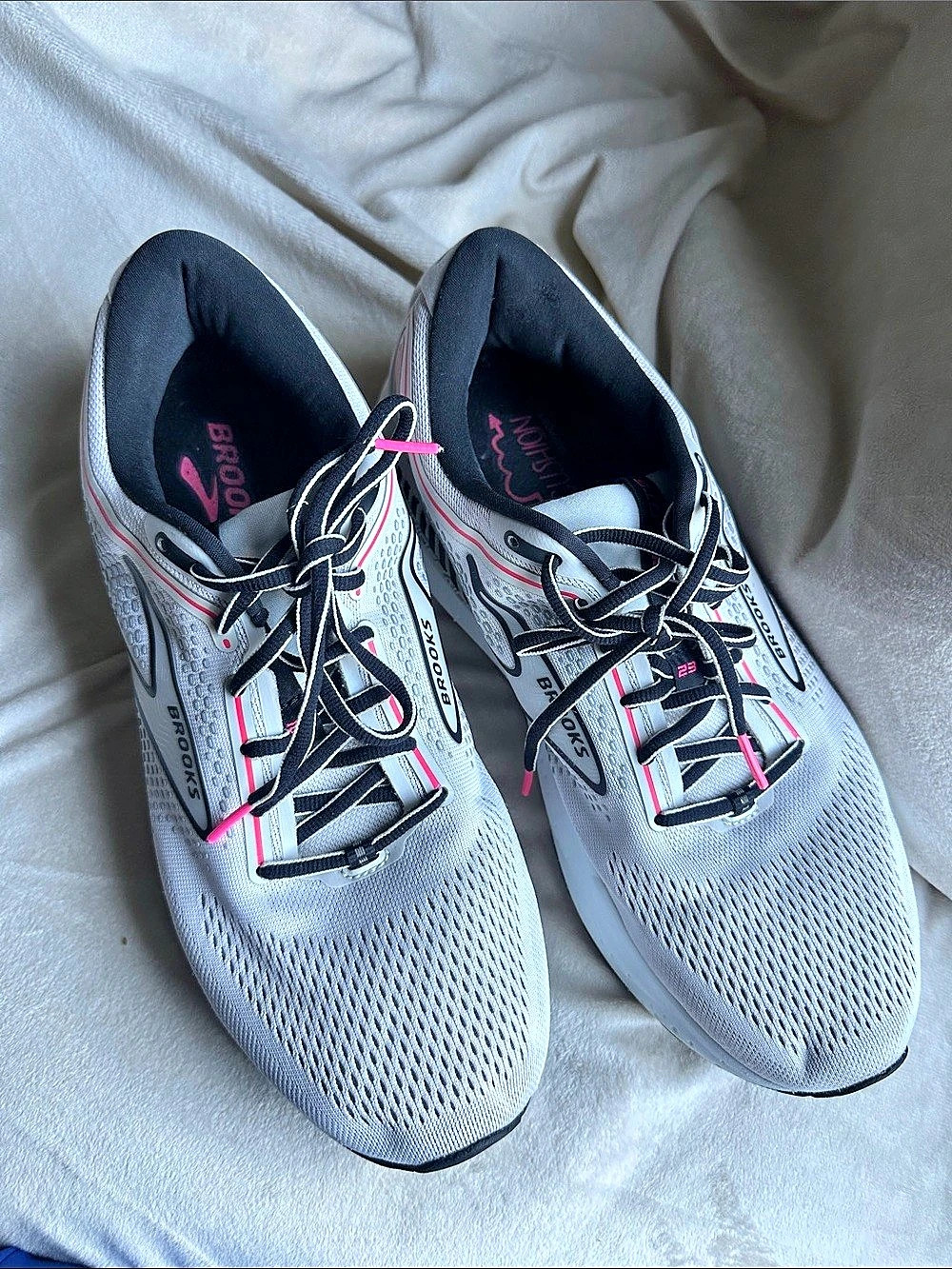 Brooks ARIEL GTS 23 Athletic Shoes Gray & Pink US 13